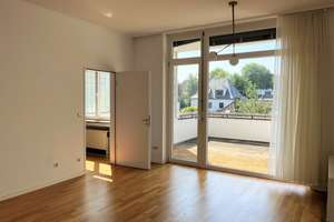 Villa im Zooviertel bietet ruhiges Wohnen im 1. OG mit neuem Duschbad, Parkett, EBK, gr. Südblk + TG – Bristoler Str. 0, 30175 Zoo, Hannover – Vorschaubild 2