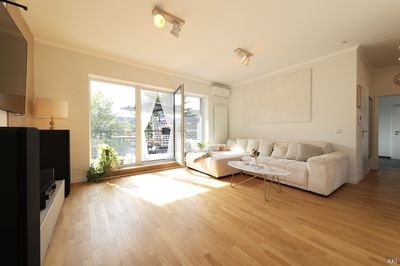 Altbau außen, Wow-Effekt innen: 103 m² kernsaniertes Wohnglück mitten in Vorst!