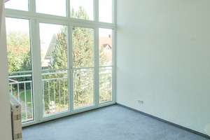 100 m zum Wald, lichtdurchflutete 2,5 Zi Galeriewhg mit sonnigem Balkon in Bestlage Waldtrudering – Meisenstr. 8, 81827 Waldtrudering, München – Vorschaubild 6