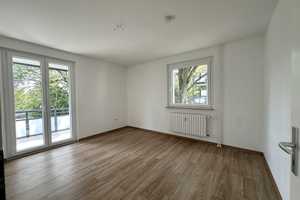Praktisch aufgeteilte 3-Zimmer-Wohnung mit großem Tageslichtbad! – Unterfeldstr. 11, 44369 Dortmund – Vorschaubild 4