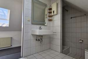 Nettes saniertes Dachgeschoss-Apartment (Provisionsfrei) im Zentrum von Düsseldorf – Die vollständige Adresse der Immobilie erhältst du vom Anbieter., 40215 Friedrichstadt, Düsseldorf – Vorschaubild 23