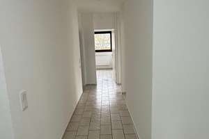 Helle 4-Zimmer-EG-Wohnung mit Terrasse & Garten am Waldrand im Norden von Darmstadt – Die vollständige Adresse der Immobilie erhältst du vom Anbieter., 64289 Darmstadt-Ost, Darmstadt – Vorschaubild 10