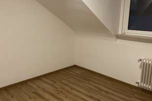 2 ZKB Dachgeschosswohnung in Bitburg zu vermieten – Die vollständige Adresse der Immobilie erhältst du vom Anbieter., 54634 Bitburg – Vorschaubild 4