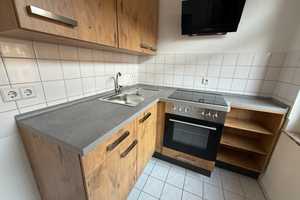 Neue EBK /  im 1. OG mit Laminat- Bad mit Wanne** – Frankenberger Straße 89, 9131 Chemnitz – Vorschaubild 1
