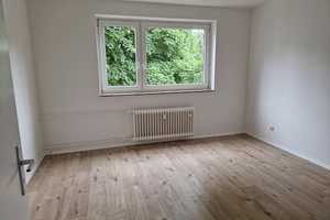 Helle 3-Zimmer-Wohnung mit Balkon *frisch renoviert* – Haaner Straße 72, 42719 Solingen – Vorschaubild 3