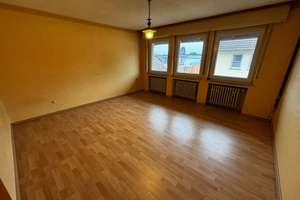 Geräumiges Wohnhaus mit mehreren Garagen in Beverungen – Die vollständige Adresse der Immobilie erhältst du vom Anbieter., 37688 Beverungen – Vorschaubild 8
