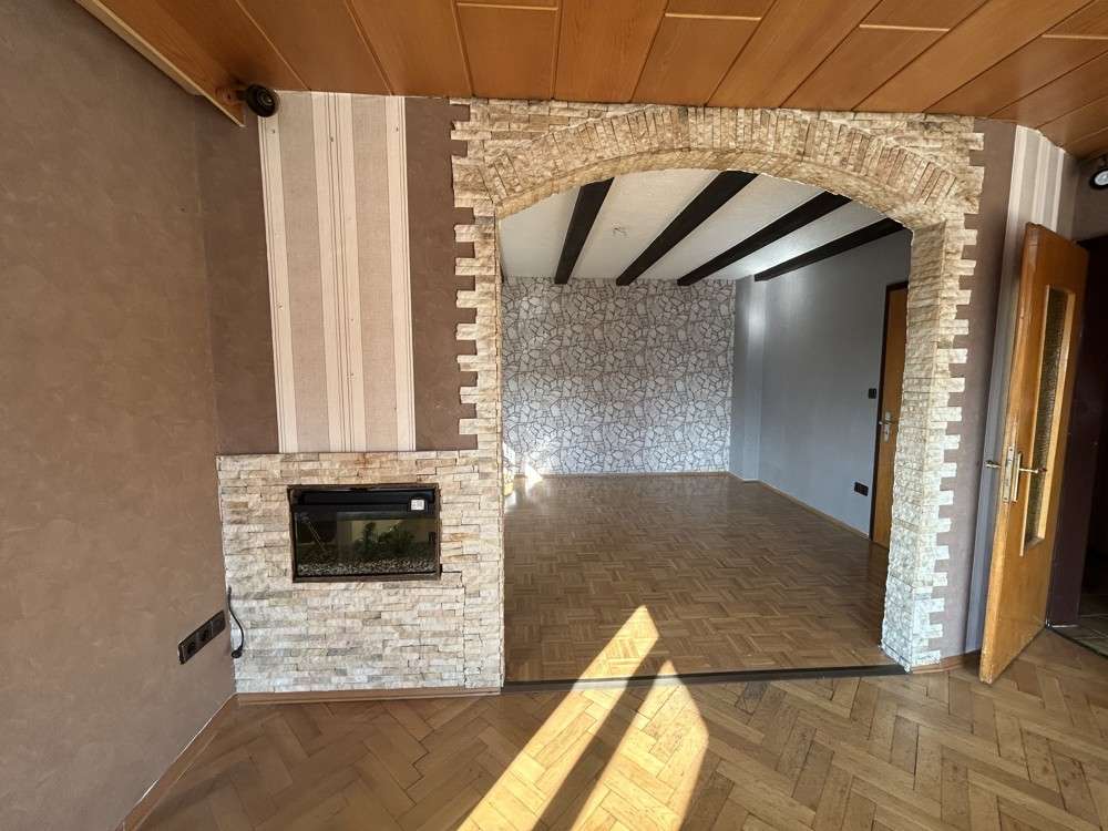 Immobilie in Wörth am Main - EFH mit viel Platz und Potenzial! - Bild 2