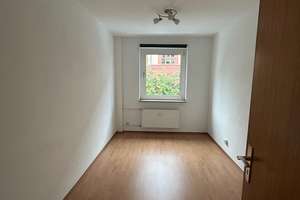 Wohnen in Mülheim – 3 Zimmer, Balkon & Einbauküche – Laufenbergstraße 48, 51063 Mülheim (Ortsteil), Köln – Vorschaubild 4