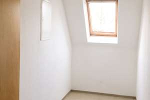 Gemütliche 2-Zimmer-Dachgeschosswohnung mit großem Wohnraum – 91126 Rednitzhembach – Vorschaubild 4