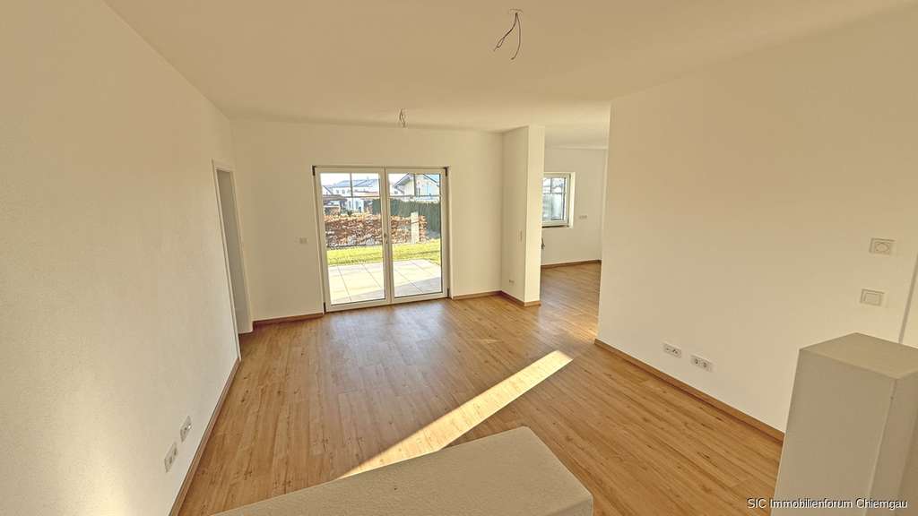 Immobilie in Fridolfing - Erdgeschoss-Wohnung in Fridolfing! Großzügige 3 Zimmer Neubauwohnung. - Bild 3