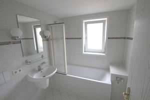 Attraktive und helle 2-Zimmer-Wohnung in der Eginhardstraße – 2. Obergeschoss mit Balkon und Aufzug – Die vollständige Adresse der Immobilie erhältst du vom Anbieter., 10318 Karlshorst, Berlin – Vorschaubild 7