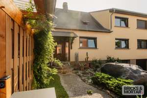 Italienisches Flair trifft Wohnkomfort – charmante Doppelhaushälfte mit Kamin & grünem Garten – 4178 Böhlitz-Ehrenberg, Leipzig – Vorschaubild 2