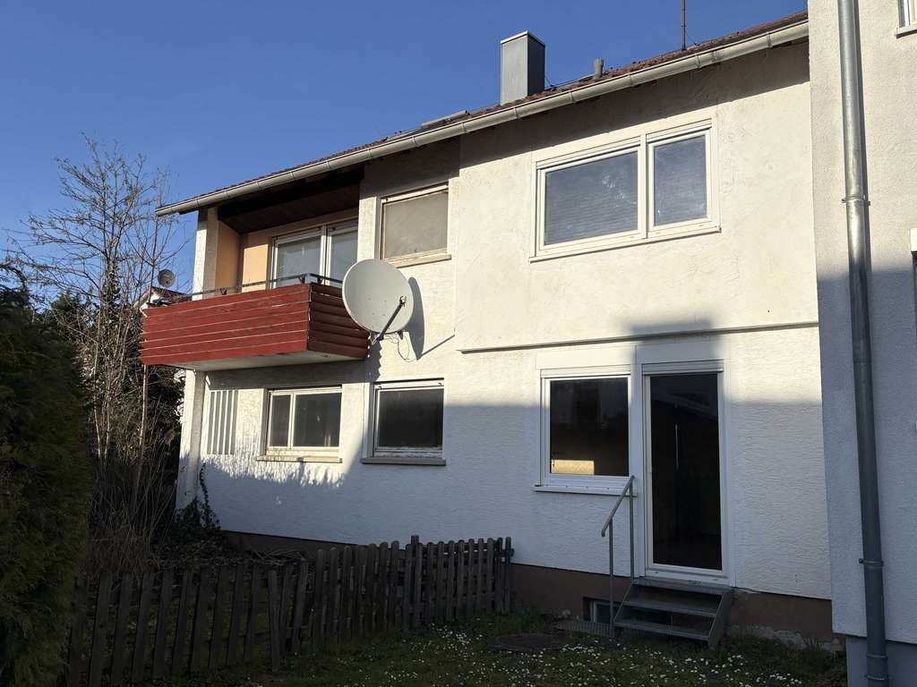 Immobilie in Kirchheim am Neckar - Doppelhaushälfte  mit Garage und 2 Stellplätzen - Bild 3