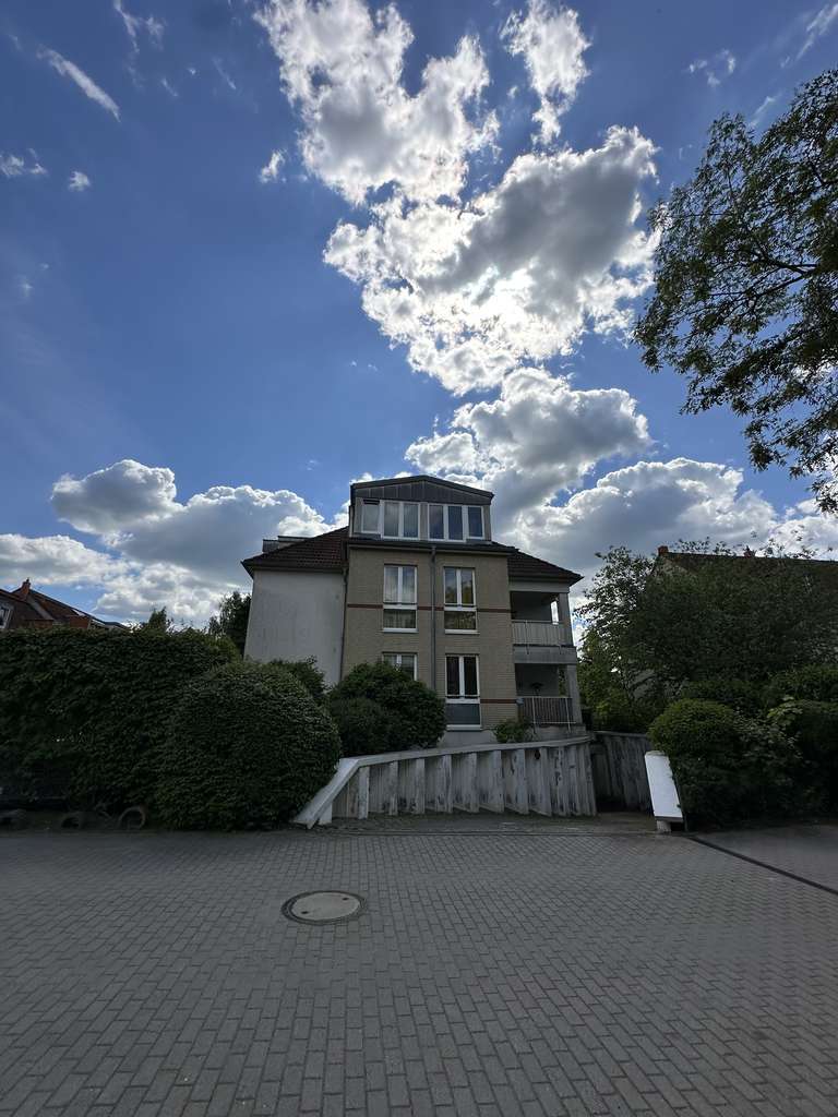 Immobilie in Stahnsdorf - Attraktive 2-Zimmer-Wohnung mit sonnigem Balkon & Tiefgaragenstellplatz in ruhiger Lage - Bild 2