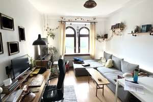 2-Zimmer-Altbauwohnung mit Einbauküche und Südlage am Platz der Republik