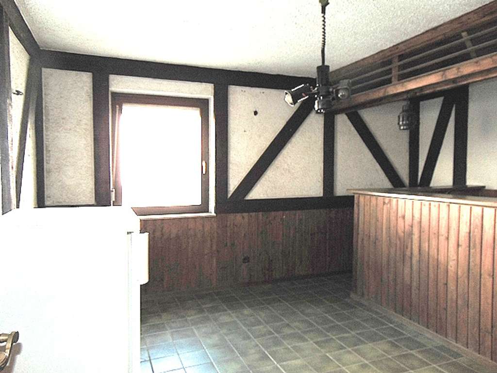 Immobilie in Bedburg - Platz für Visionen: Ihr Modernisierungs- oder Sanierungprojekt auf einem Filetgrundstück! - Bild 4