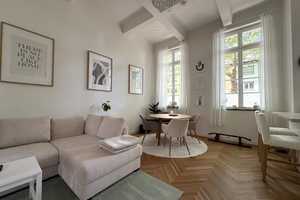 Helle 2-Zimmer-Altbauwohnung mit Terrasse in Krefeld – Westparkstraße 65, 47803 Krefeld – Vorschaubild 1