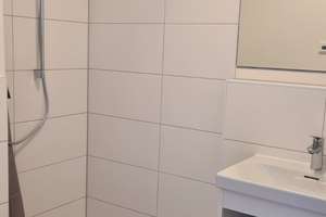 Voll möbliertes Studentenapartment mit Balkon und Dachterrasse – Firnhaberstraße 12 a, 86159 Hochfeld, Augsburg – Vorschaubild 2