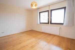 Attraktive DHH mit Garten, Stellplätzen und Garage in Obernheim  Ortsrandlage zu verkaufen – Zollernalbkreis – Vorschaubild 7