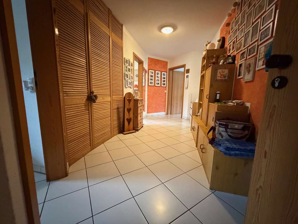 Immobilie in Pfaffenweiler - Attraktive 3-Zimmer-Wohnung mit Balkon und TG-Stellplatz in Pfaffenweiler - Bild 1