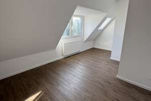 Ideal für Kapitalanleger - sanierte 2 Zimmer DG-Wohnung in Rodenkirchen – Schillingsrotter Straße 65, 50996 Rodenkirchen (Ortsteil), Köln – Vorschaubild 3