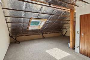 Familienfreundliches Reihenhaus mit Garage und Freiplatz in Schwandorf – Die vollständige Adresse der Immobilie erhältst du vom Anbieter., 92421 Schwandorf – Vorschaubild 9