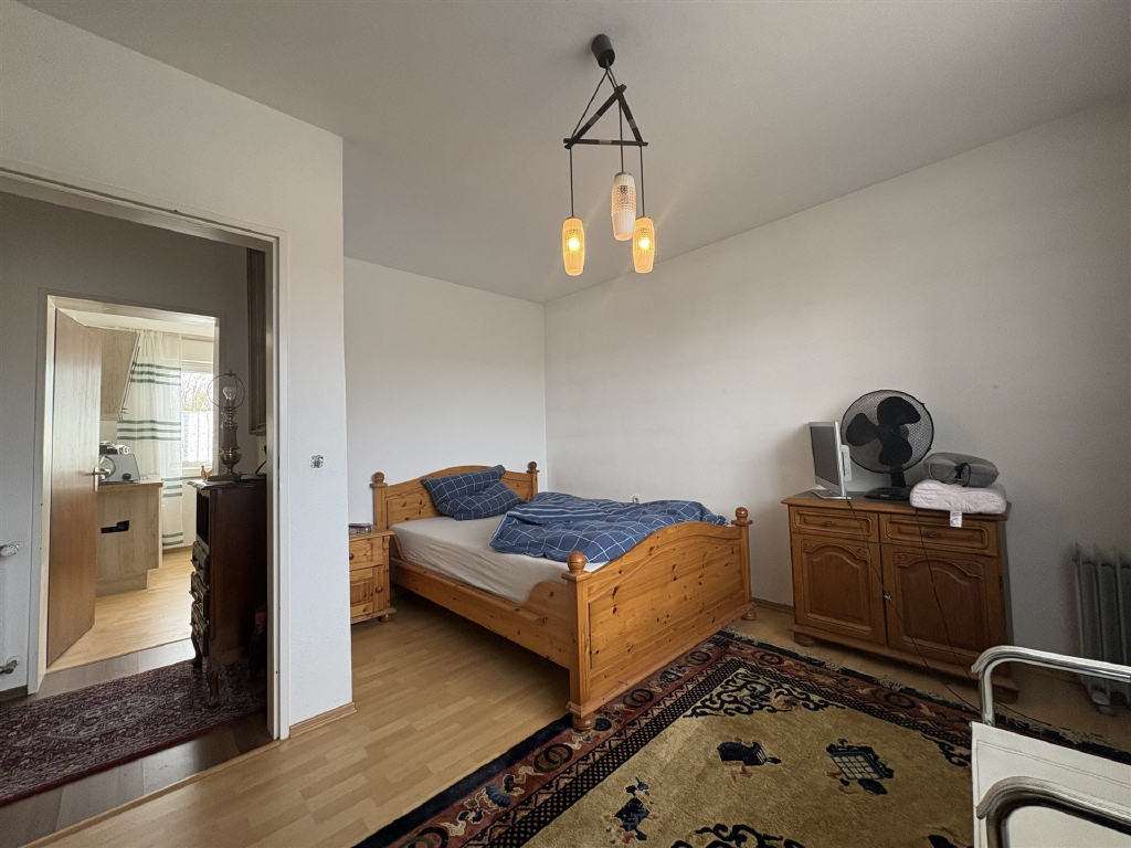 Immobilie in Stadecken-Elsheim - Großzügiges Einfamilienhaus mit Terrasse und Garten in Feldrandlage - Bild 3