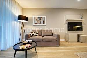 MÖBLIERT - BESTE LAGE - Modernes Business Apartment mit Balkon