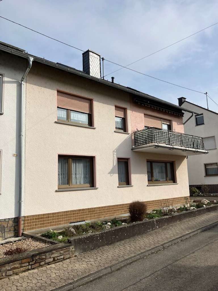 Immobilie in Boppard - Gepflegtes Zweifamilienhaus mit Doppelgarage und großer Dachterrasse - Bild 3