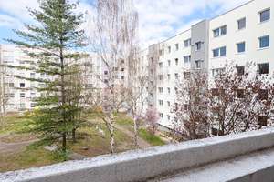 Großzügige 2-Raum-Wohnung mit Einbauküche und Balkon – Hans-Otto-Weg 12, 1219 Leubnitz-Neuostra, Dresden – Vorschaubild 2