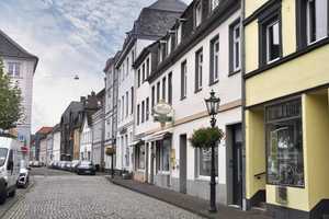Renditeobjekt: Gepflegtes MFH mit 4 Wohneinheiten und 2 Gewerbeeinheiten – Krefeld – Vorschaubild 16