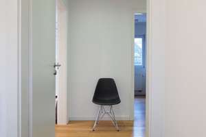 Teilmöblierte 3,5-Zimmer-DG-Maisonette-Wohnung in Halbhöhenlage Stuttgart Nord/West (Kräherwald) – Die vollständige Adresse der Immobilie erhältst du vom Anbieter., 70193 Kräherwald, Stuttgart – Vorschaubild 2