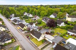 Ein Zuhause mit Perspektive - Doppelhaushälfte mit Entwicklungspotenzial in Lübeck-St. Jürgen – Die vollständige Adresse der Immobilie erhältst du vom Anbieter., 23562 Sankt Jürgen, Lübeck – Vorschaubild 2
