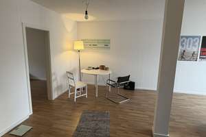 Top-Lage I Saniert I Tageslichtbad mit Wanne I Neue Einbauküche – Holbeinstr. 5a, 4229 Schleußig, Leipzig – Vorschaubild 2