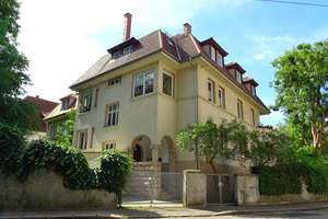 Großzügige 4 + 1 Zimmer Wohnung in der Ulmer Oststadt!