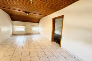 • Ihr neues zu Hause • Renovierungsbedürftiges Reihenhaus mit einem charmanten Innenhof • – Wickrather Str. 25, 41363 Neuss (Rhein-Kreis) – Vorschaubild 12