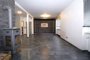Geräumiges EFH ohne Garten mit gr. Terrasse, Balkon, Garage – Die vollständige Adresse der Immobilie erhältst du vom Anbieter., 55743 Idar-Oberstein – Vorschaubild 2