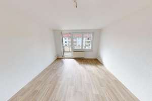 In ruhiger Seitenstraße gelegene 3-Raum-Whg. mit Balkon – Comeniusstr. 44, 9120 Altchemnitz, Chemnitz – Vorschaubild 1