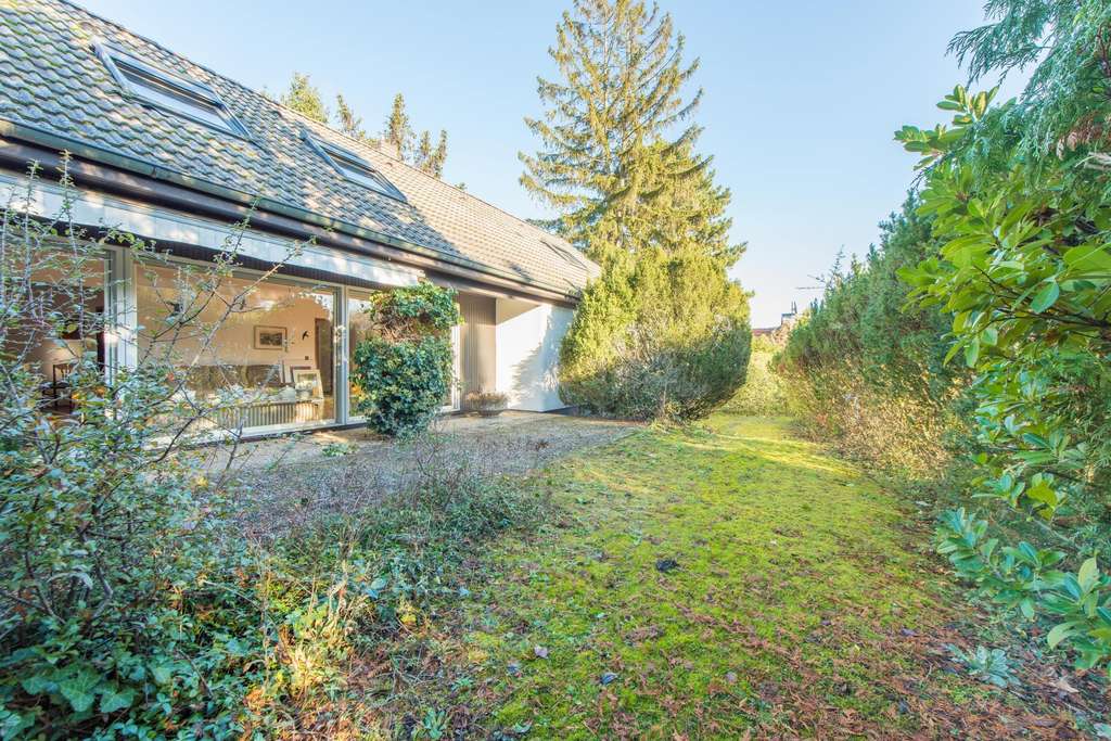 Immobilie in Bickenbach - Einfamilienhaus mit vielen großen Zimmern, schönes Südgrundstück und super großer Keller - Bild 3