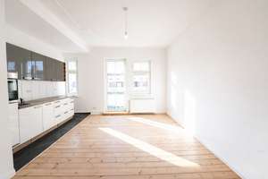 Renovierte 2-Zimmer-Altbauwohnung mit Westbalkon – sofort bezugsfrei (WE39)