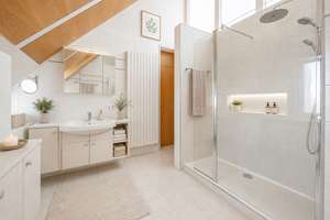 AIGNER - Gepflegtes Architektenhaus mit traumhaftem Garten in Aubing – Die vollständige Adresse der Immobilie erhältst du vom Anbieter., 81243 Aubing-Süd, München – Vorschaubild 6