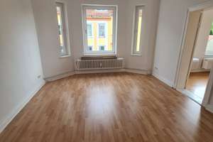 Drei-Zimmer-Wohnung mit hübschen Erker im 3. Stock – Kaiserstraße 83, 24143 Gaarden-Ost, Kiel – Vorschaubild 3
