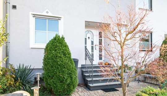 Bild von Soforteinzug ohne Kompromisse ! Wunderschönes Reihenmittelhaus Rö-Urberach