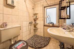 Modernisiertes Einfamilienhaus in Bad Breisig  – Die vollständige Adresse der Immobilie erhältst du vom Anbieter., 53498 Bad Breisig – Vorschaubild 6