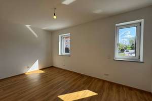 3-Zimmer-Wohnung im 1. Obergeschoss – Die vollständige Adresse der Immobilie erhältst du vom Anbieter., 83278 Traunstein – Vorschaubild 4