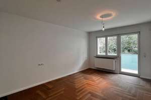 Ab sofort verfügbar: WG-Zimmer in Top-Lage Ludwigsburg am Salonwald mit Balkon – Die vollständige Adresse der Immobilie erhältst du vom Anbieter., 71638 Süd, Ludwigsburg – Vorschaubild 2