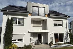 Exklusiver Erstbezug: Neue 3 ZKB DG-Wohnung (KfW 40) mit Balkon, EBK & Stellplatz in BI-Brake