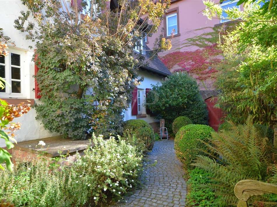 romantischer Garten in Süd-Aus