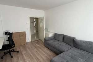 Helle 2-Zimmer-Wohnung mit Balkon und Einbauküche im Herzen von Düsseldorf
