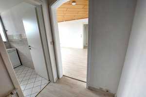 Frisch renovierte 2-Zimmer-Wohnung mit Balkon in Pforzheim/Mäuerach – Pforzheim – Vorschaubild 1